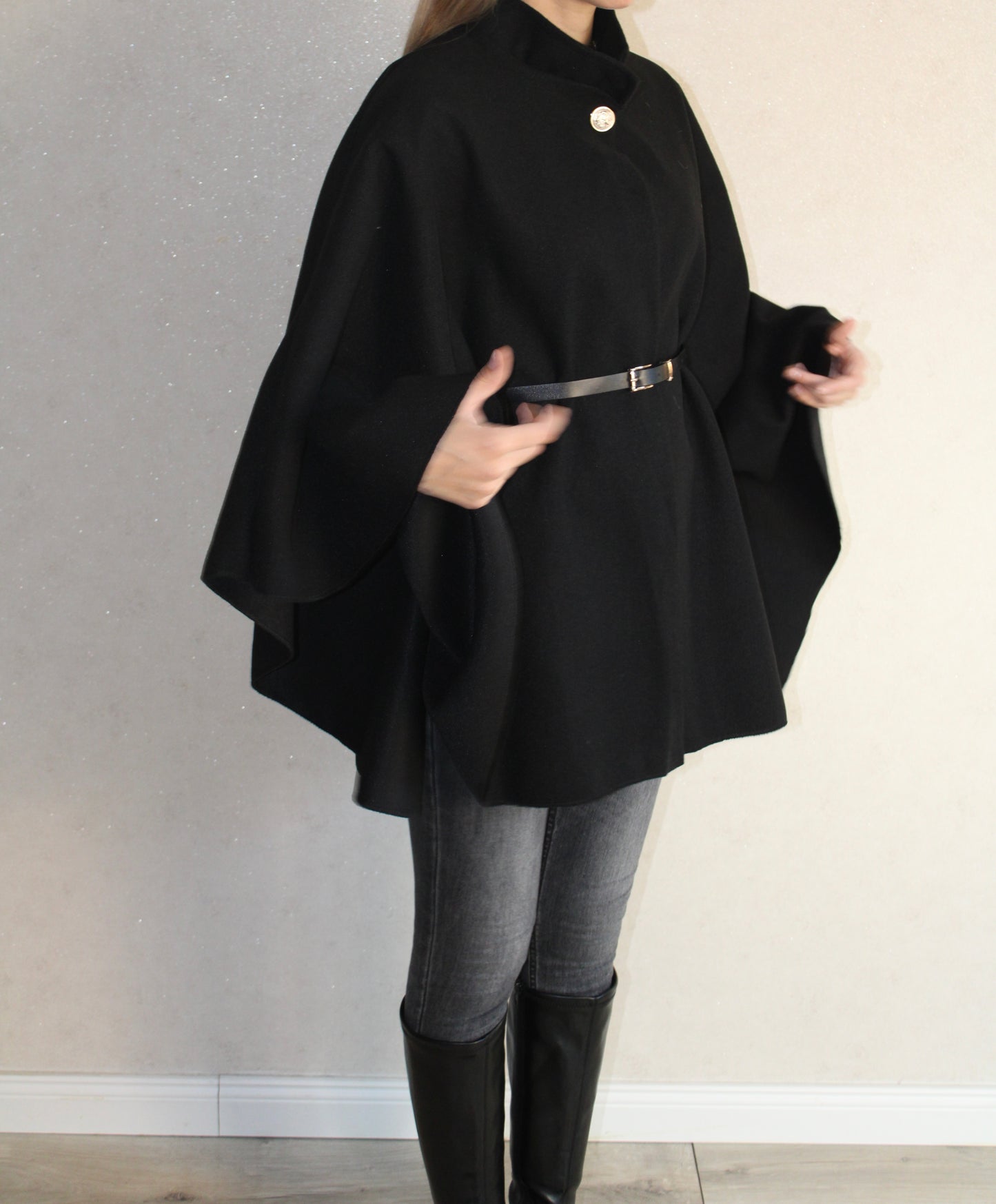 Cape-Mantel
