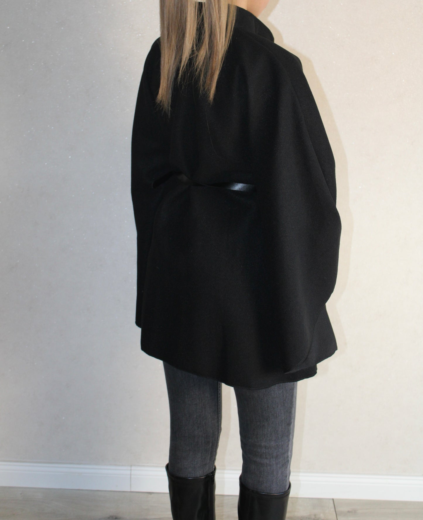 Cape-Mantel