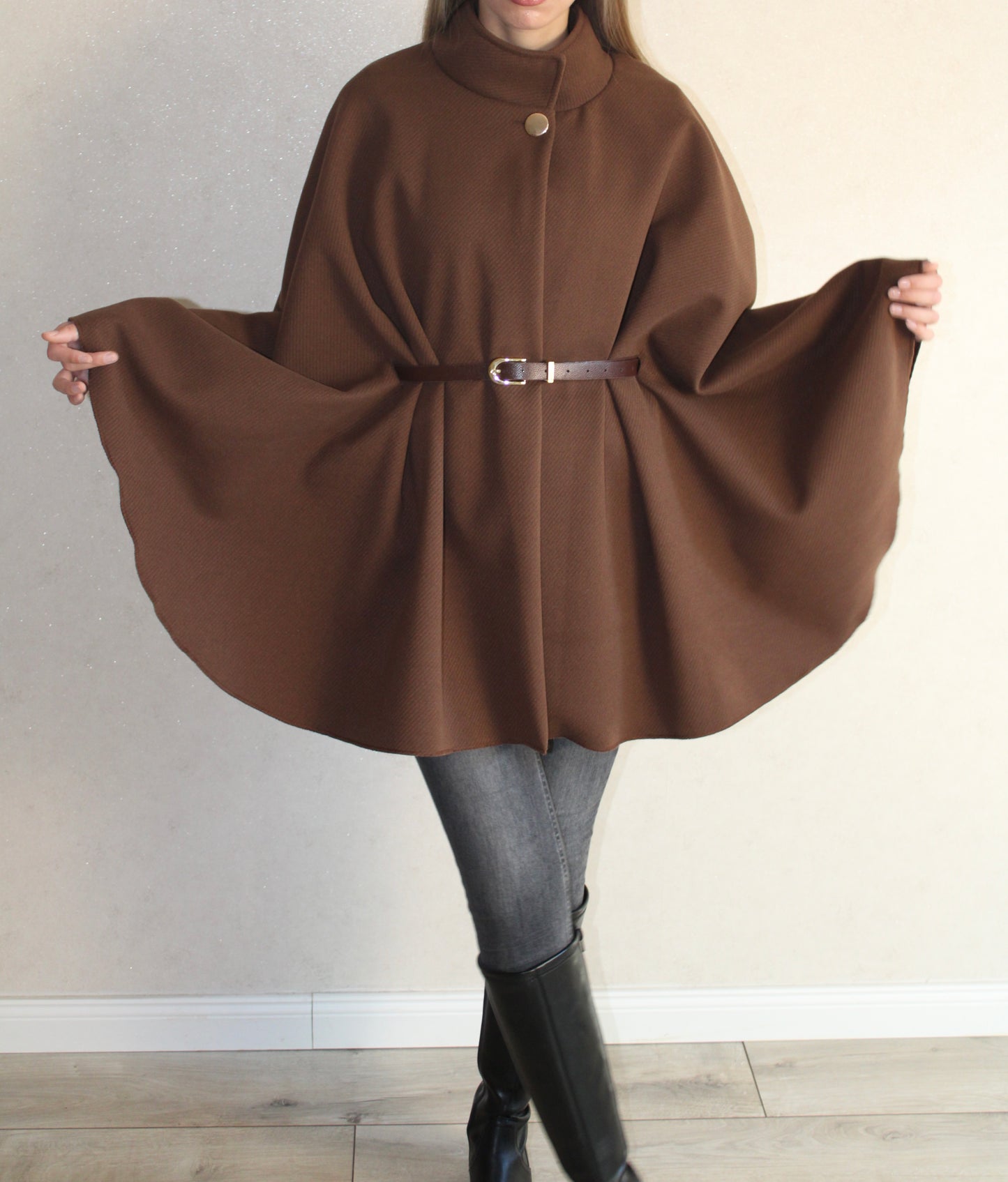 Cape-Mantel