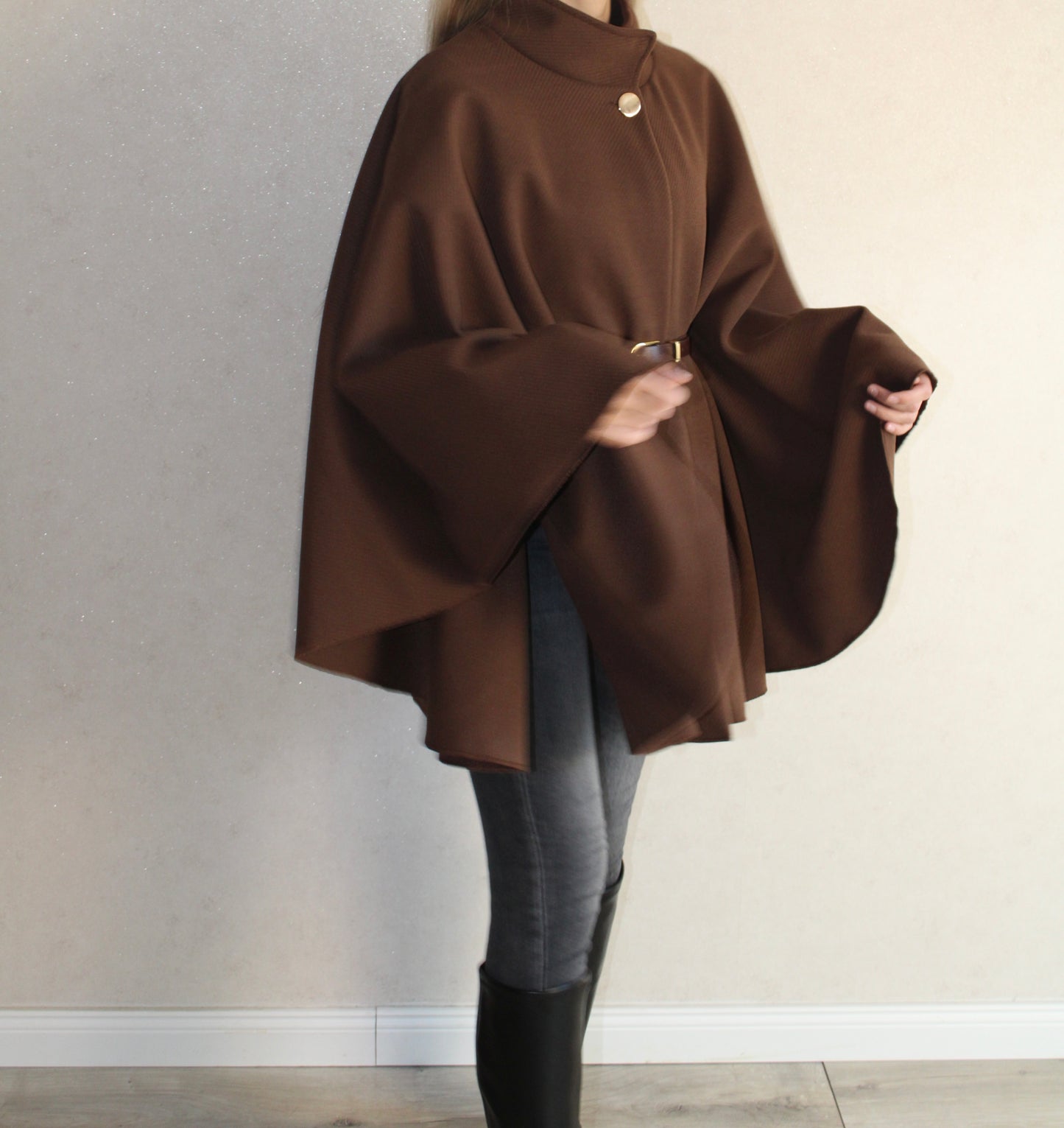 Cape-Mantel