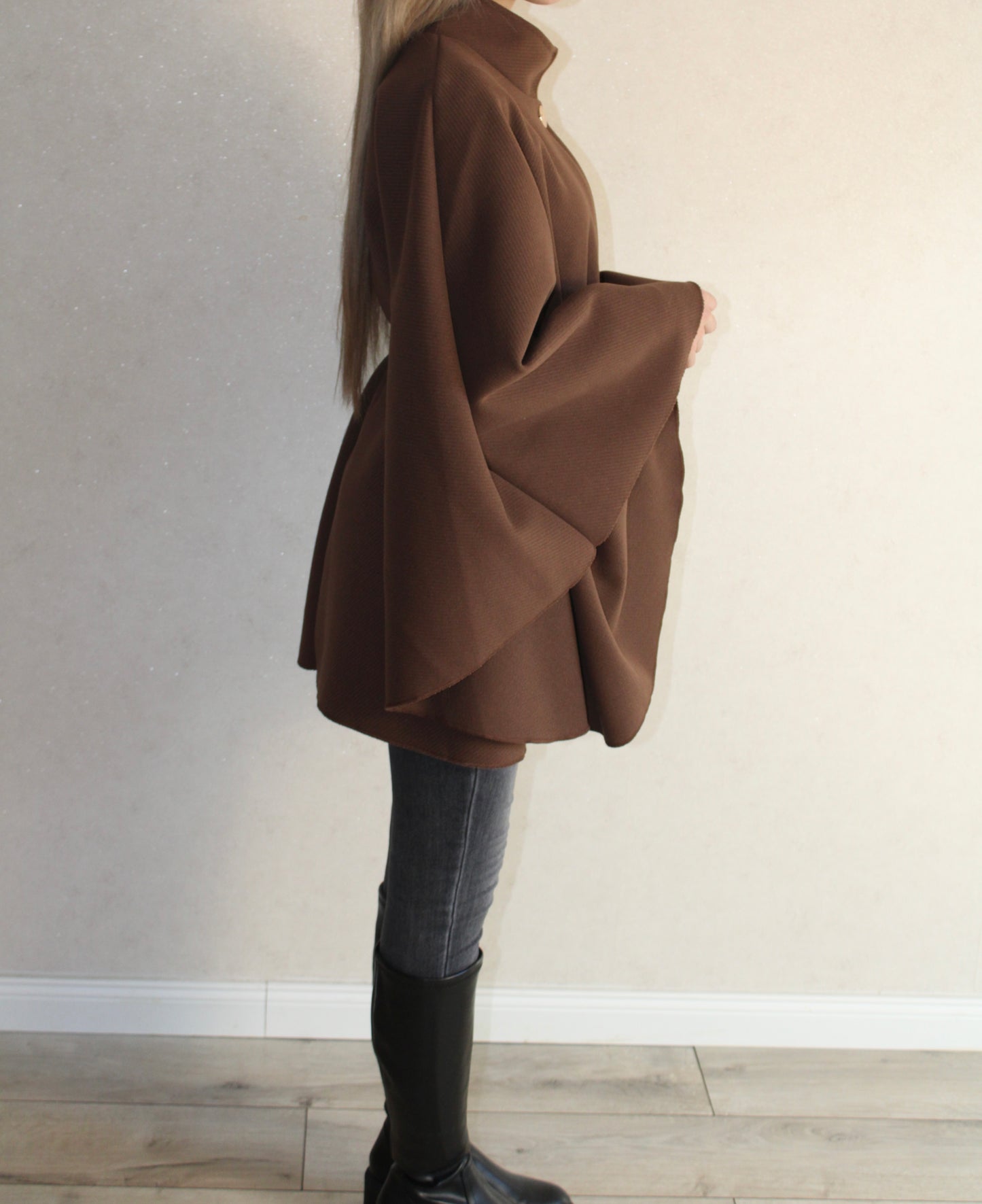 Cape-Mantel
